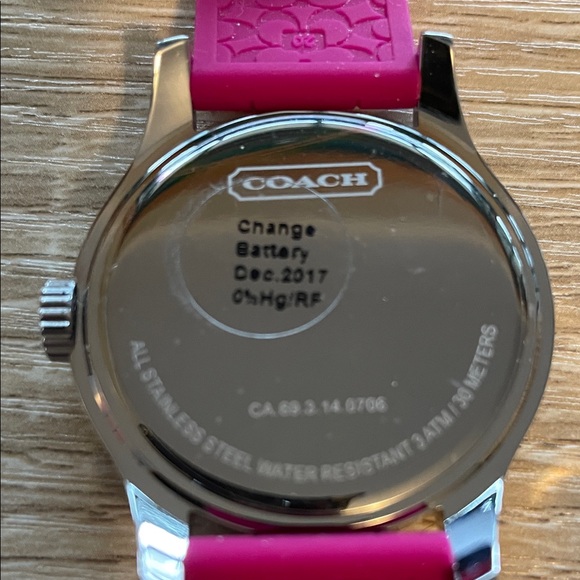 NWT! Woman’s Coach Silver and Pink Silicone Women's Watch, 40.0 mm - Picture 9 of 12